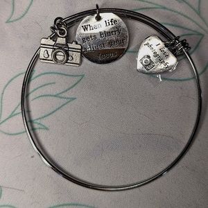 Photography Chain Bracelette - Brand new in wrapping and baggy